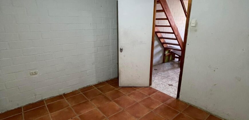 Arriendo Casa en Yerbas Buenas